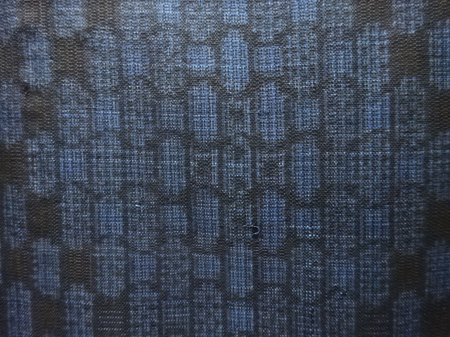 アンティーク　抽象模様織り出し本場村山泥大島紬着物